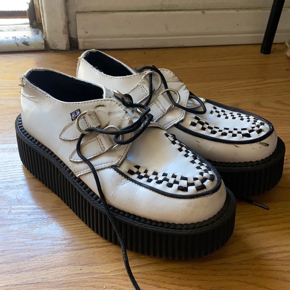 TUK white platforms size 6 women’s